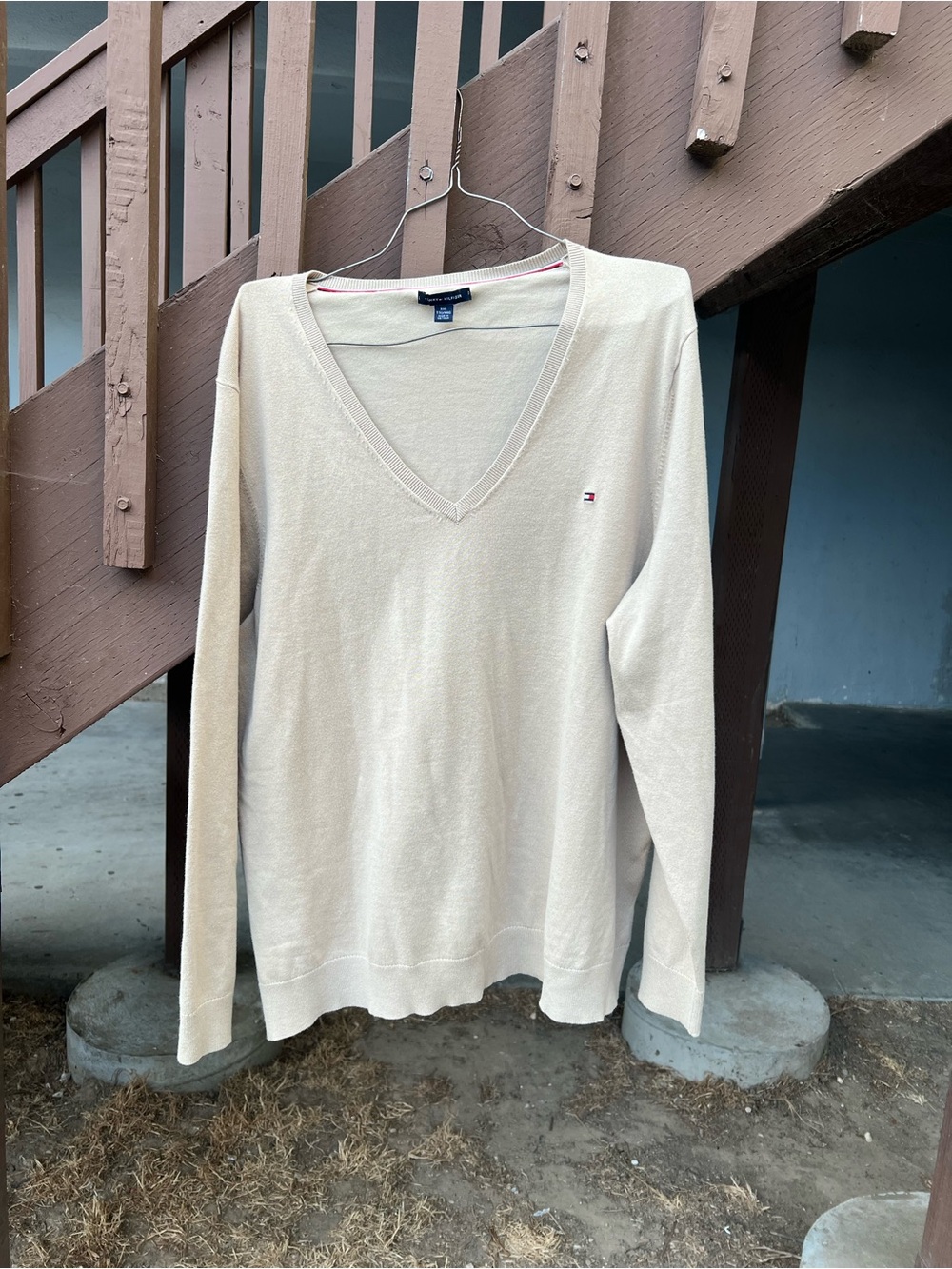 Tommy Hilfiger Women's Cream Lightweight V-Neck Sweater